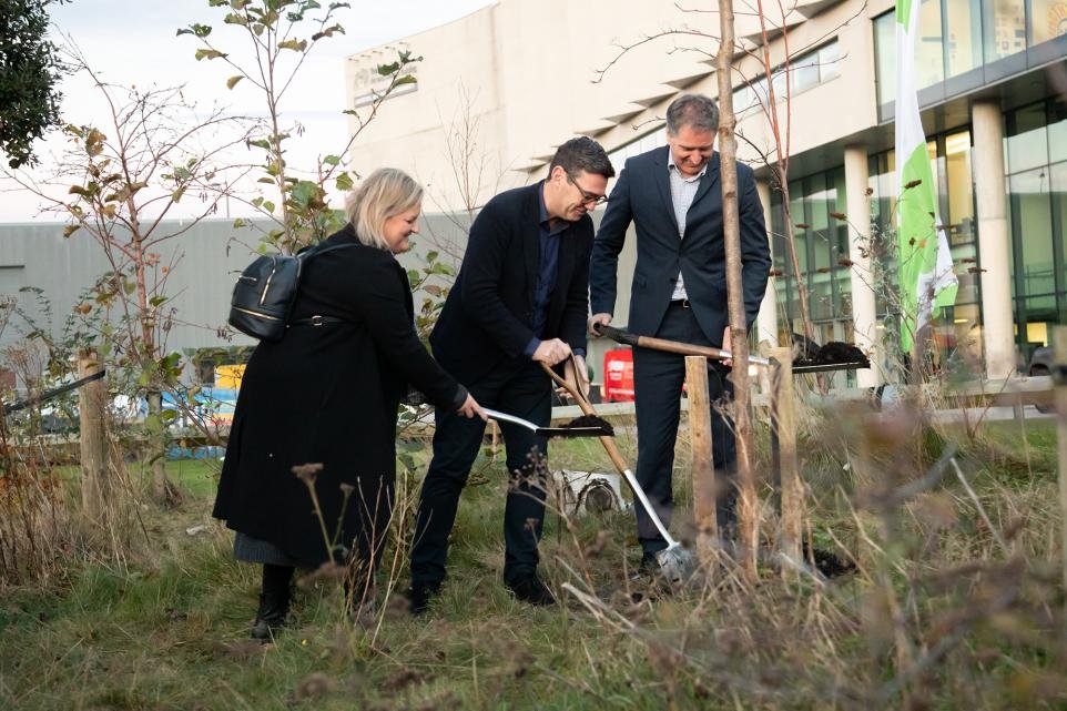ReforestB's tweet photo. 6 million trees have now been planted since 2018 in the Northern Forest project to link Liverpool to Hull with trees

https://t.co/hHjK8Bseq0 is a partnership between @WoodlandTrust and 4 community woodlands and will ultimately plant 50 million trees. 

https://t.co/3MHtB7NgvJ https://t.co/iNRWu55Nww