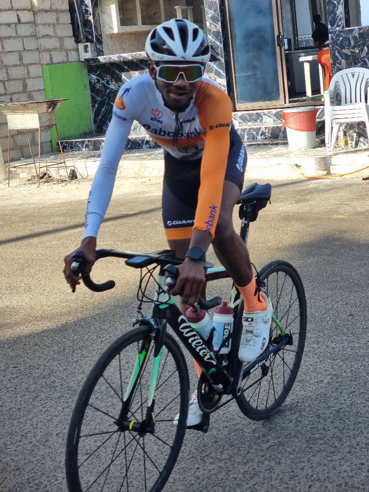 Baye_Daame's tweet photo. Faites ce qui vous rend heureux 🚴🏾‍♂️

#cycling #cyclisme #triathlons https://t.co/6mYFzF3dEB