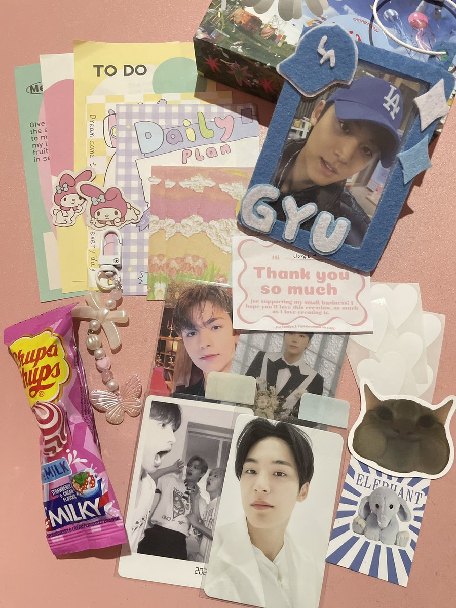 gyulife_'s tweet photo. ╰┈➤💌: @jellyacedeco 

hello ate @whosjelle, thank u so much po sa super pretty na poca holder ni gyu tadashi!! ++ sa super dami na freebies, will def order again ₍ ᐢ.ˬ.ᐢ₎˚୨୧

┊ ☁️ #jellelovemail https://t.co/RG0CiTKUmS