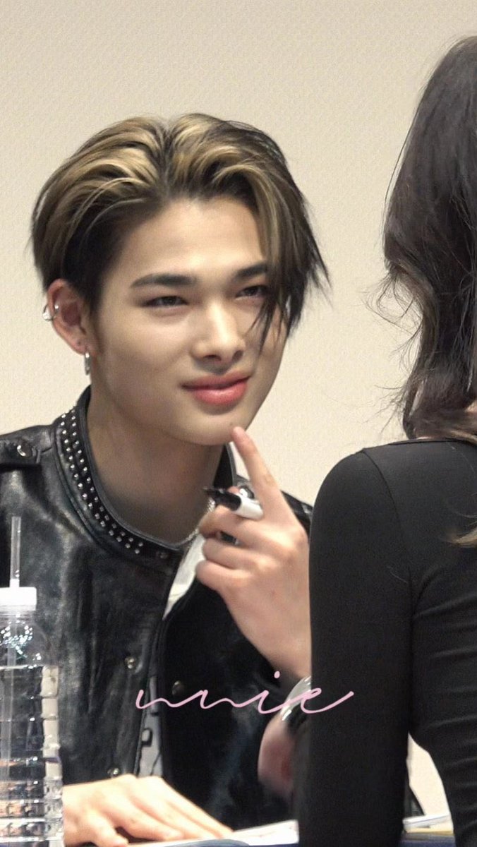 allforchulsoo's tweet image. nikrangdans' roman empire: ni-ki's doorbell 😭

🐣 "do you want to ring the doorbell again today?"

im still CTFU that he called his own mole "doorbell" LOLLL #NI_KI #니키 #ニキ