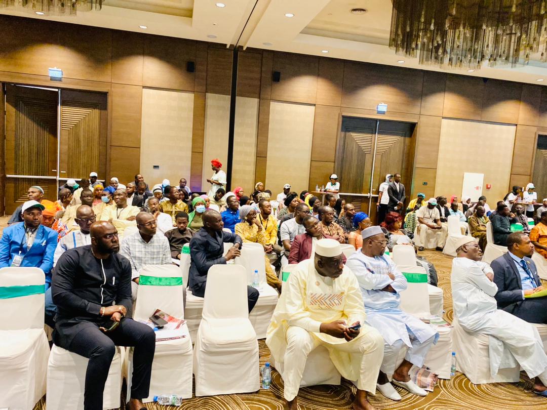 AepMali's tweet photo. Ce 02 décembre 2023 s'est tenue la 10ème journée scientifique du SYNAPHARM-Mali. Des professeurs et des docteurs en Pharmacie, dans leur sublime rôle de scientifique de 1er niveau.
La pharmacie, la profession 👍 https://t.co/cEjIooZ7AD