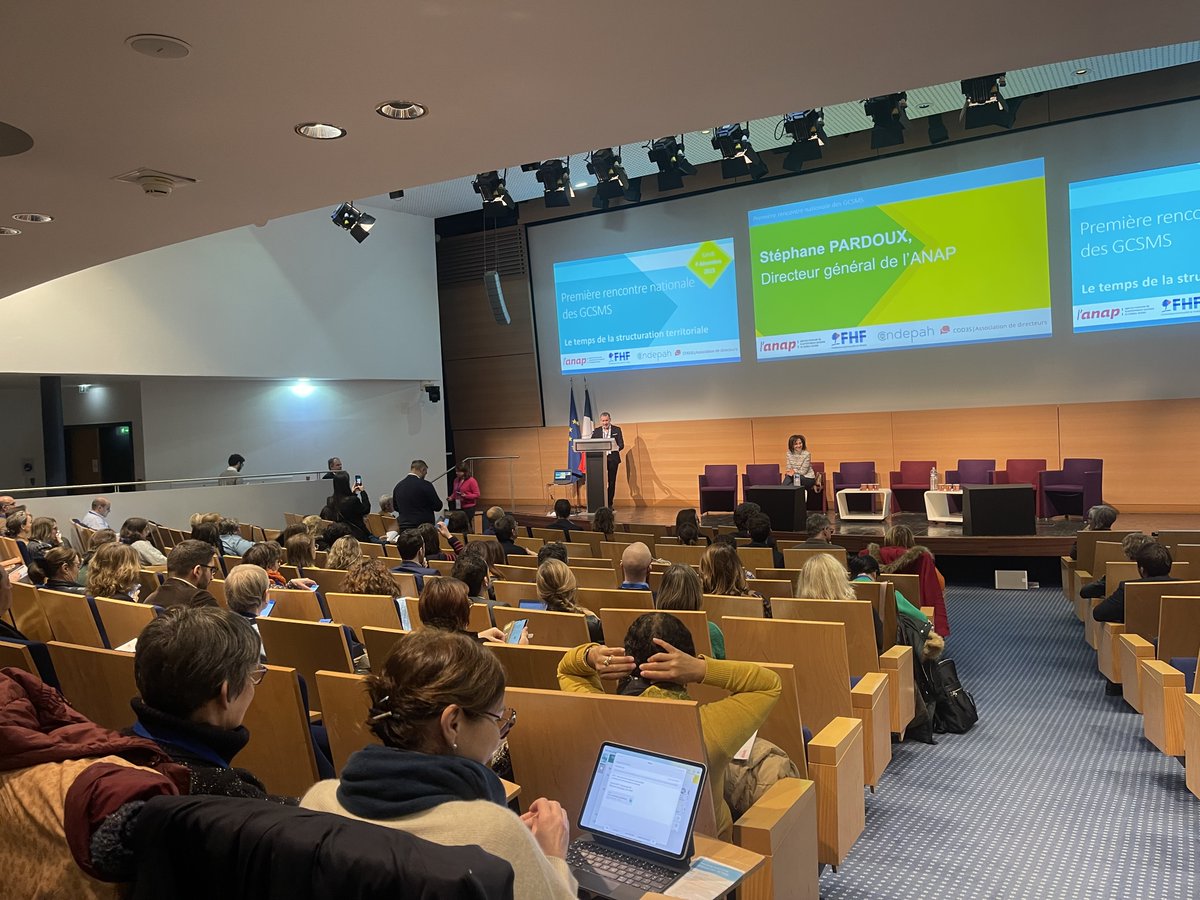 📸 Ouverture par la déléguée générale de la FHF Zaynab Riet, la ministre des Solidarités et des Familles <a href="/auroreberge/">Aurore Bergé</a> et Stéphane Pardoux président de l’<a href="/anap_sante/">ANAP</a> 

👉 L'occasion de saluer l’engagement des professionnels engagés dans les établissements et services