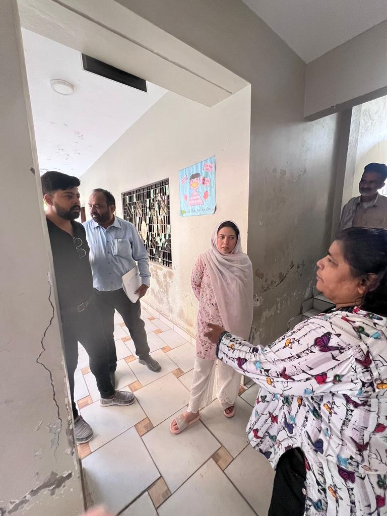 DCKarachiEast9's tweet photo. Assistant Commissioner of the Ferozabad sub-division, Ms. Neha Shah, conducted a school inspection for assessment and improvement.
#AssistantCommissioner #DCEast #Inspection #visits https://t.co/M4iWDqXdwY