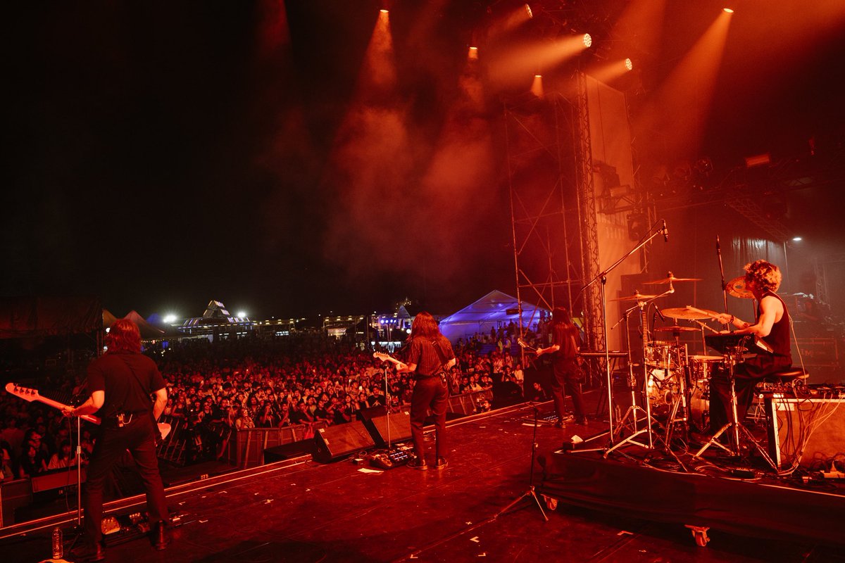 the_yers's tweet photo. Mahorasop.

Thank you for letting us be a part of the best music festival in Thailand. Thank you for welcoming us and watching us so warmly and tightly. This is the best musical experience we ever had since we were born.

Post-Punk Forever 👊🏼  

#theyers
#mhrs2023
#mahorasop https://t.co/tRrbGBqYJT