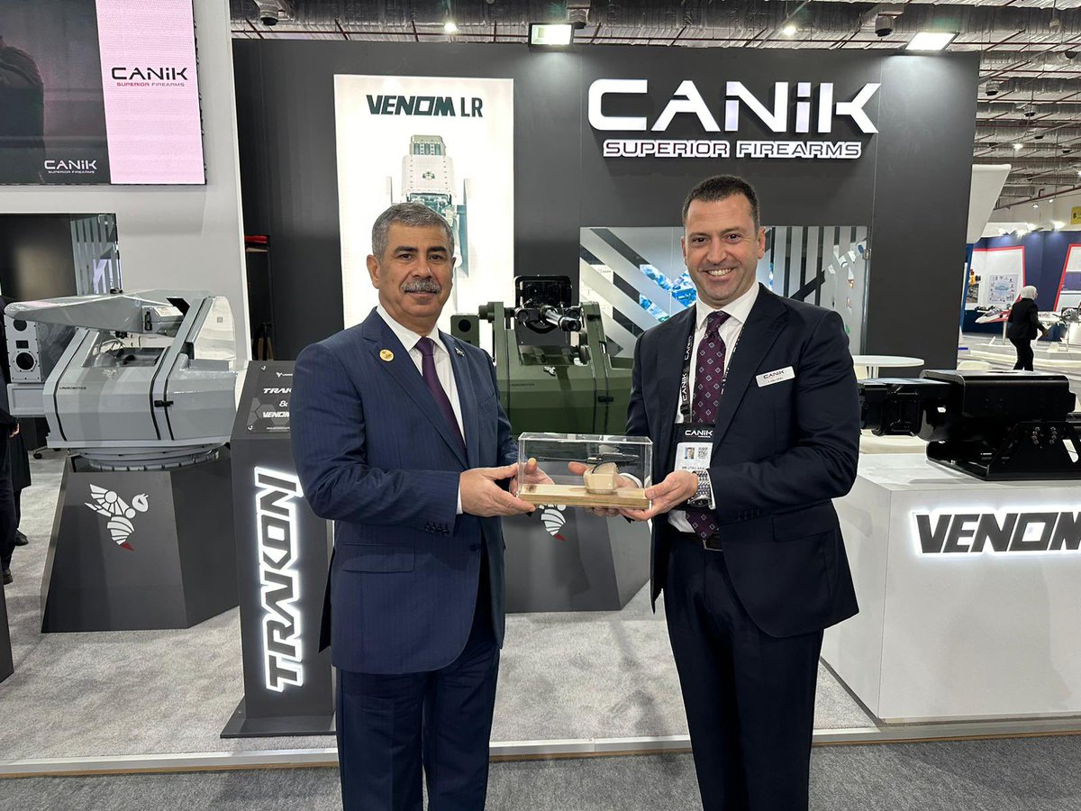 canikarms's tweet image. Azerbaycan Savunma Bakanı Sn Zakir Hasanov&apos;un EDEX 2023 Fuarı kapsamında #CANiK , #unirobotics ve #AEISYSTEMS stant ziyaretleri.