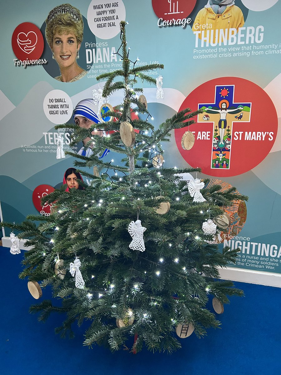 It’s beginning to look a lot like Christmas! 
Thank you to Ceder Croft Nurseries for our wonderful Christmas Tree, now decorated with beautiful angels and #jessetree icons <a href="/PlymouthDiocese/">Diocese of Plymouth</a> <a href="/PlymouthCAST/">Plymouth CAST</a> <a href="/CastKernow/">CAST Kernow Cluster</a>