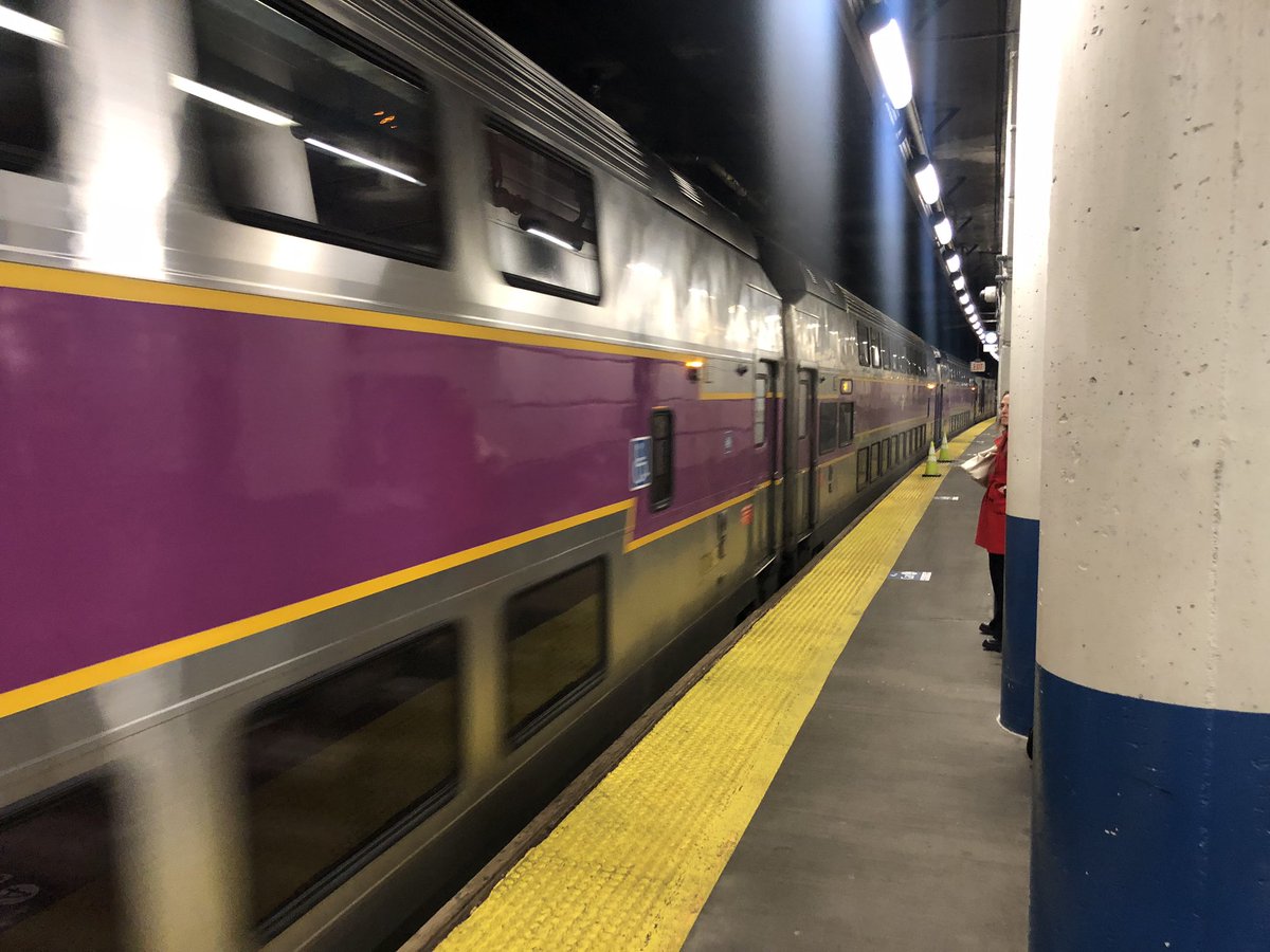 KevinStandlee's tweet photo. Train time! Am spoiled by Caltrain’s coaches with dedicated space for larger luggage. https://t.co/rlpKb9kRhP