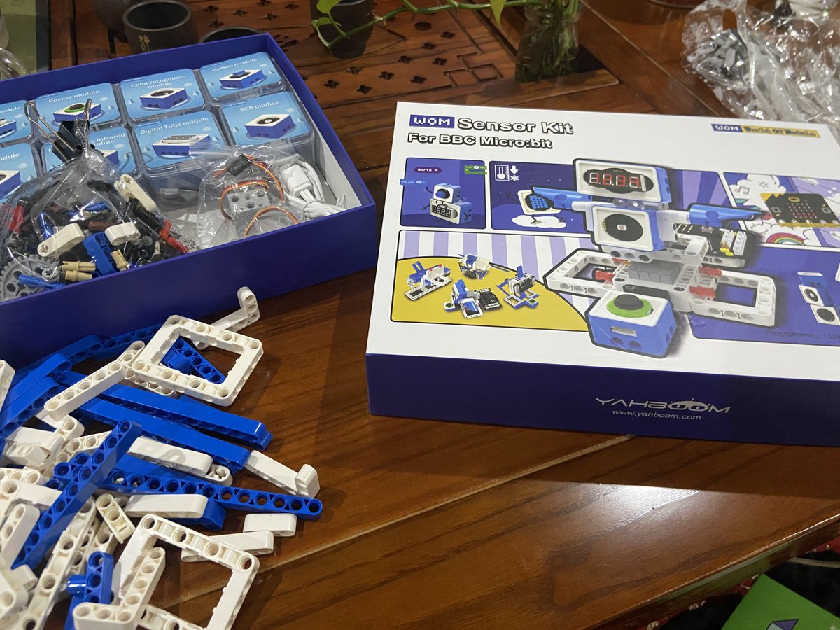 YahboomT's tweet image. 👏Customer sharing.
🧐Christmas is coming, are you ready for Christmas gifts for your children, family and friends?
👉Click to buy:bit.ly/3t73J6o
 #MicrobitV2 #ChristmasGift #Christmas2023 #kidstoys #codingrobot #BuildingBlock