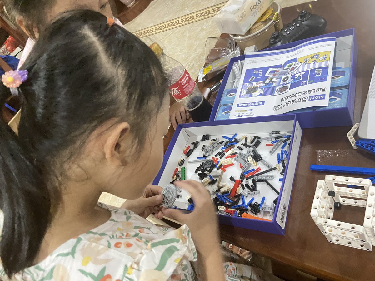 YahboomT's tweet image. 👏Customer sharing.
🧐Christmas is coming, are you ready for Christmas gifts for your children, family and friends?
👉Click to buy:bit.ly/3t73J6o
 #MicrobitV2 #ChristmasGift #Christmas2023 #kidstoys #codingrobot #BuildingBlock