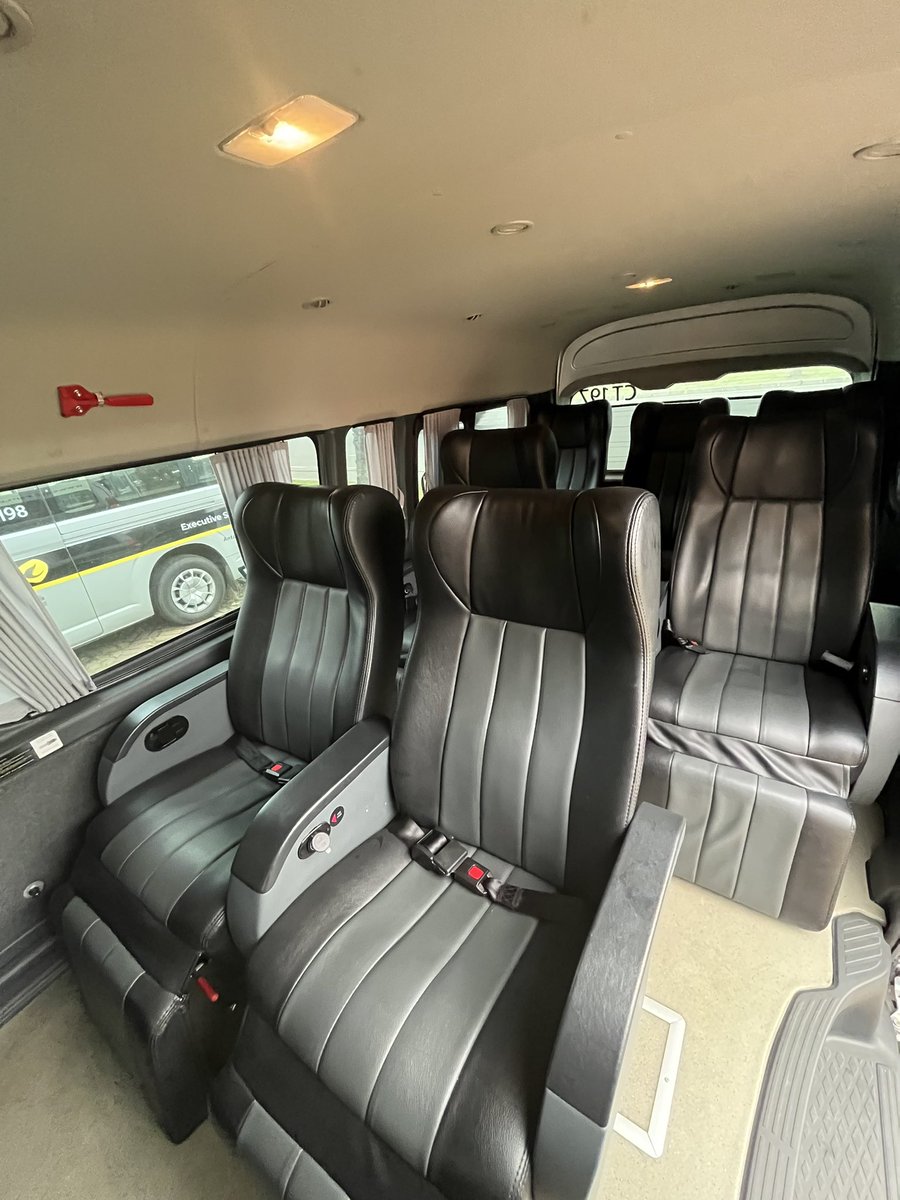 Aku jadi sering wara wiri JKT BDG karena tinggal naik Cititrans aja. Ini aku berangkat pagi dari Gading Serpong (pool baru), 3 jam uda nyampe Dipatiukur. Langsung deh main dan jajan.

So far shuttle ini masih yang the best. Apalagi naik yang executive makin nyaman lagi