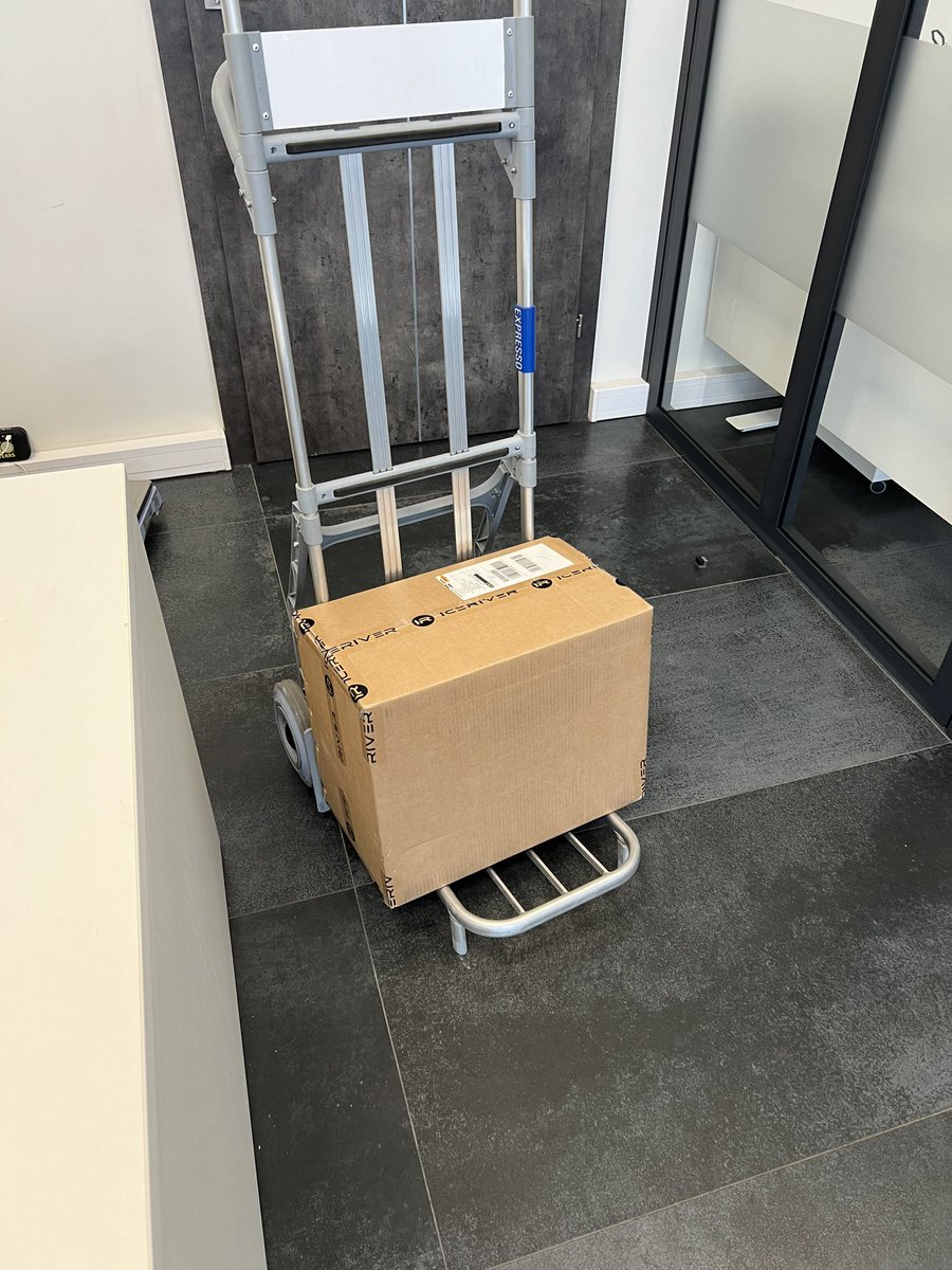 CustomPC13's tweet photo. Big shout out to Charlie Lin! @charlielinhk 
Got my Iceriver KS1 fast, safe and for reasonable price. Not my first order with mr. Lin! https://t.co/w9JqEwNBiO