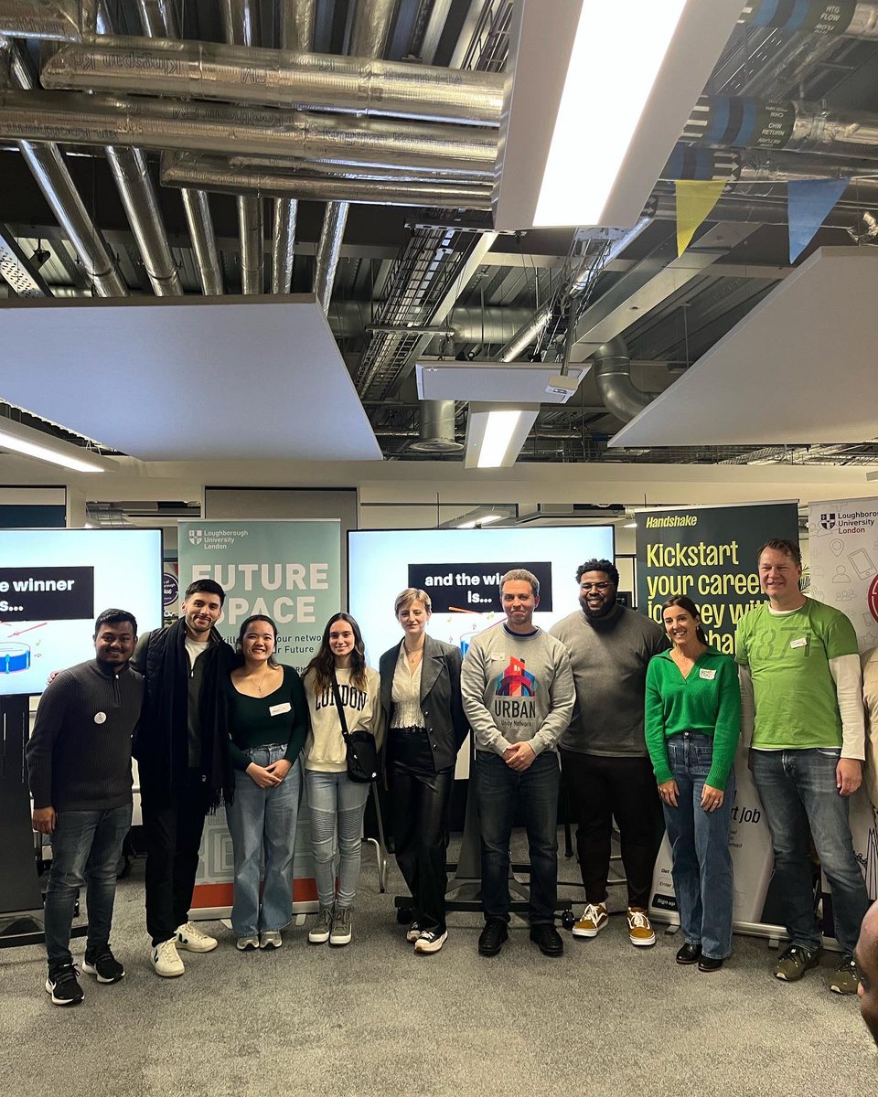 ColemanCenter's tweet image. Cheers from London! 🇬🇧✨ DePaul University students living it up with visits to Windsor Castle, football games, Shakespeare's birthplace, dazzling lights, and a thrilling Les Misérables experience! 🏰⚽🎭 #DePaulAbroad #LondonAdventures