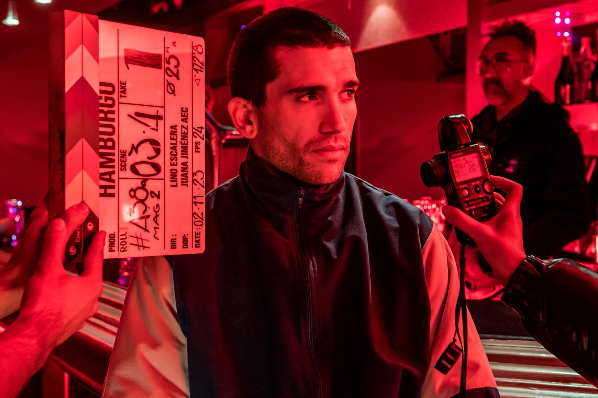zetastudiosprod's tweet photo. 🎬 Finalizamos el rodaje de HAMBURGO.

Un thriller protagonizado por @jaimelorente, Roger Casamajor e Ioana Bugarin. 

#HamburgoPelícula, próximamente estreno en cines.

📷 Emilio Pereda https://t.co/ASsBrtbSyW