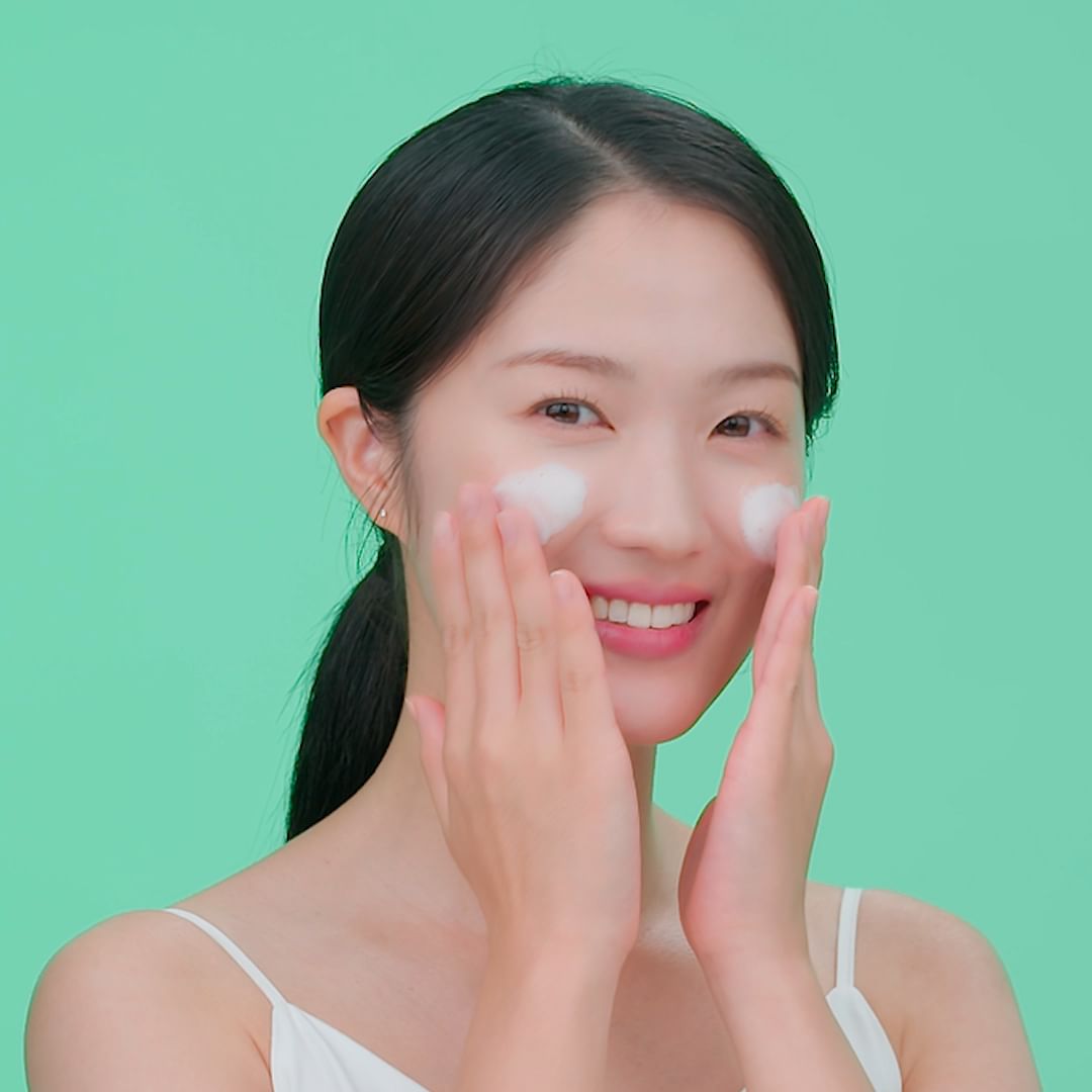 ❦ on X: "💚 Kim Hyeyoon X Acnes 💚 #KimHyeYoon #김혜윤 #Acnes #아크네스  https://t.co/Hb8oghHUFA" / X