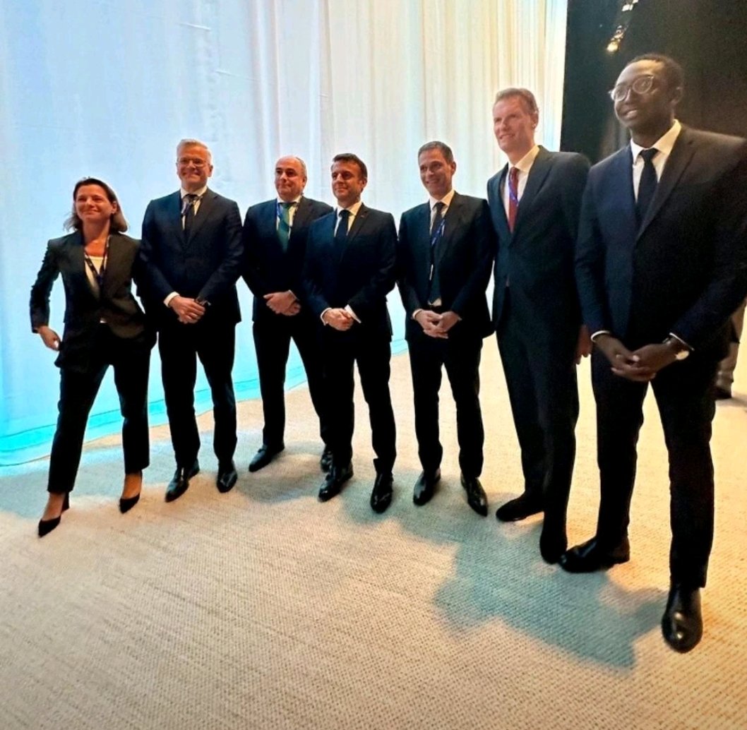rafaelxllerena's tweet photo. Uniformity is the friend of obedience : 

Politics, #SHIPPING &amp; the power of #geopolitics #COP28UAE #dancingwithwolves https://t.co/9lwkw6HVCv