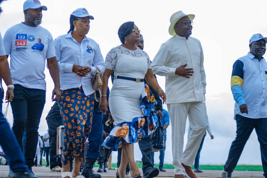 KANYSSYNERGIE's tweet photo. La ville de kolwezi n'as pas sûe résisté à la force de ART et la Fondation KANYS ce samedi 2 décembre 2023. Les Lualabais et Lualabaises ont dit oui à Michel kanyimbu shindany numéro 122 à la députation nationale et 243 à la provinciale. https://t.co/6tFaKr9AI2
