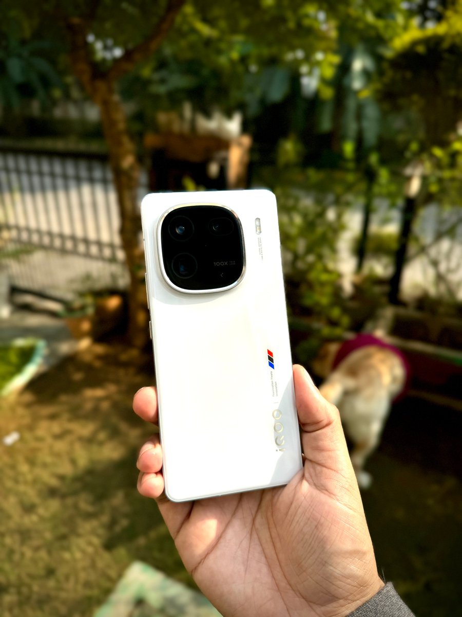 stufflistings's tweet photo. Competition (wrt price and features)
OnePlus 12 - iQOO 12
OnePlus 12R - iQOO Neo9 Pro (both are likely to have a simultaneous launch) https://t.co/JKpzsMeNdM