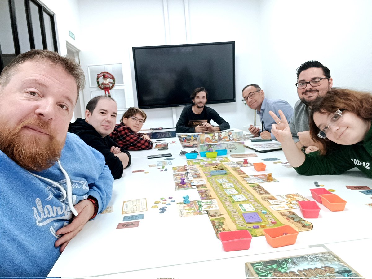 El pasado fin de semana no faltamos a nuestra quedada semanal. Jugamos a Love Letter, Flamecraft y Ruinas Perdidas de Arnak.