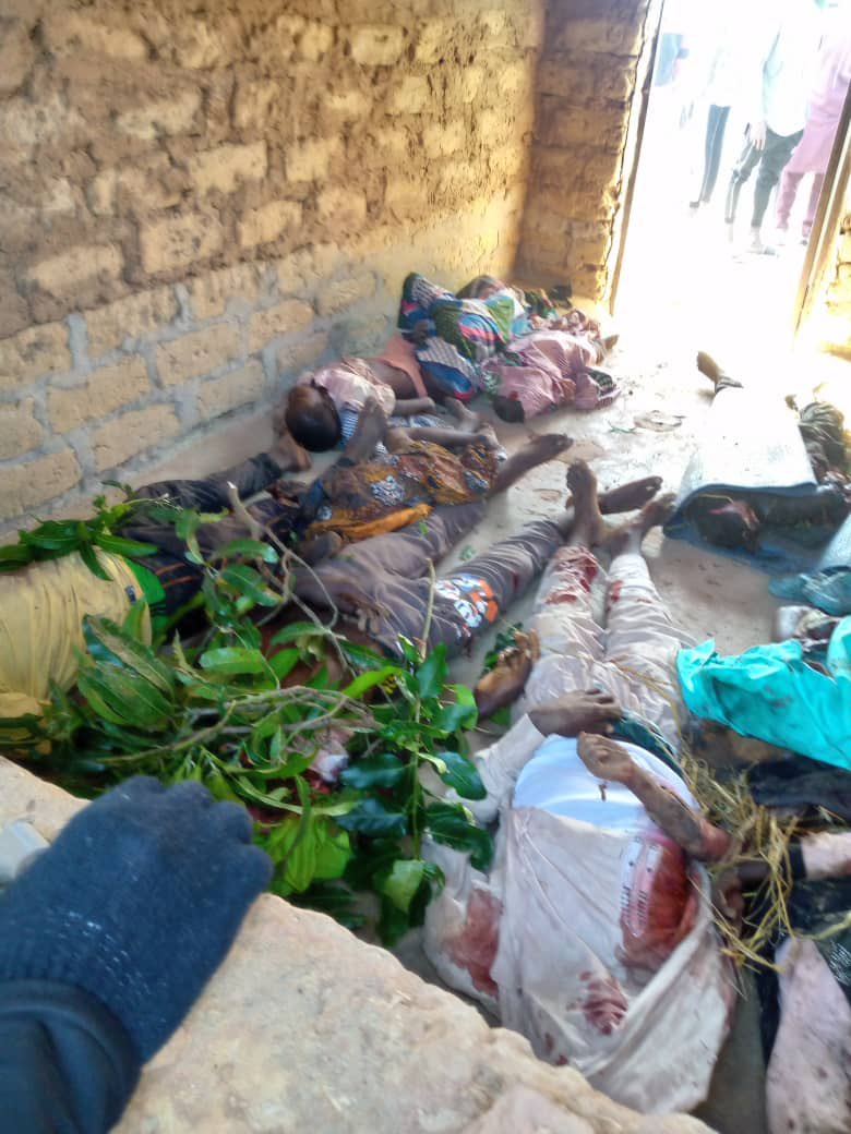 Mallam_jabeer's tweet photo. What a useless country 😭

Yesterday night, over 120 innocent villagers were mistakenly bombed at tabarau village close to the Nigerian airforce here in kaduna.

According to the villagers, the villagers were doing maulid when the incident occurred.

No one is talking about it, everywhere is quiet.

Why?😭