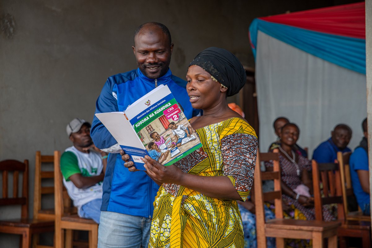 Clôture de la session d'alphabétisation par une démonstration de lecture faites par nos mamans et papa qui apprennent déjà à faire une bonne lecture.