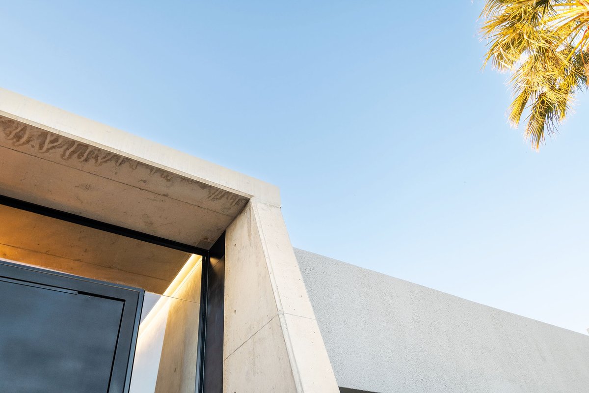 Recently completed architectural photography for SS Design Lab for House H2, Windhoek, Namibia.
Construction / Matcon
Interior Design/ Mia Koster
Consulting Engineers / Dream Engineering
Photography / CreativeLAB
#creativelabnamibia #residential
#design #architecture
#minimalism