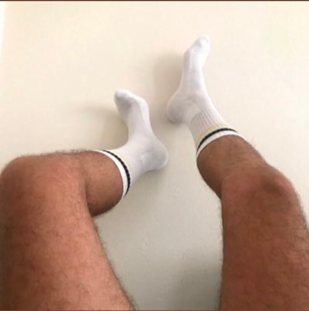 BehcetAktif35's tweet photo. ❣️ #whitesocks #beyazcorap #feet #feetlover #sockslover #corap #ayak #fetish #foot #footfetish https://t.co/DpISvrFCXO