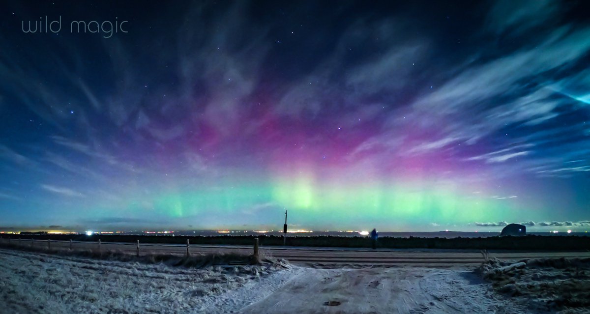 WildMagicPhotos's tweet image. Another shot of Friday's fairly epic arc from North Berwick, despite 85% moon!
@RSPBEdinburghLG @SteelySeabirder
@gannetrocks @BridgendFarmhse
@EdinburghNats @TheBotanics
@NatureScot @TamithaSkov