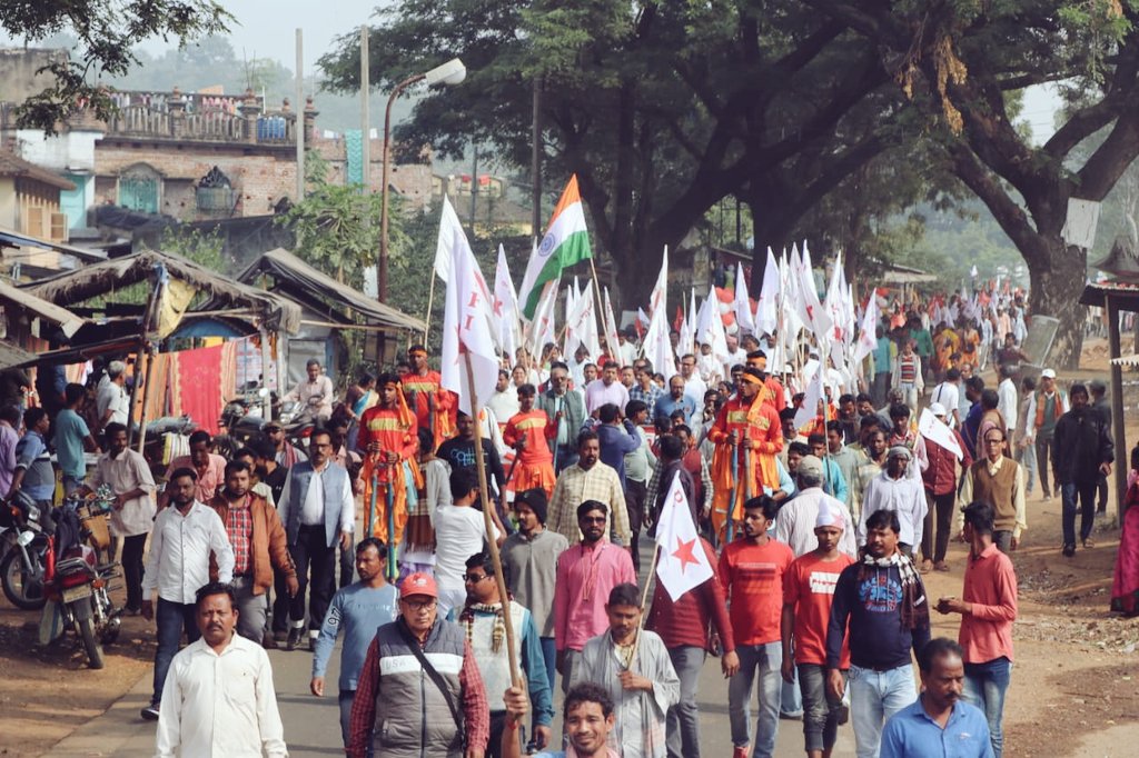 pallabmaitra's tweet photo. ইনসাফ যাত্রার ৩২তম দিন শুরু বাঁকুড়ার রানিবাঁধ থেকে। 

#InsaafBrigadeDYFI 
#PeoplesBrigade https://t.co/VCED5gazxv