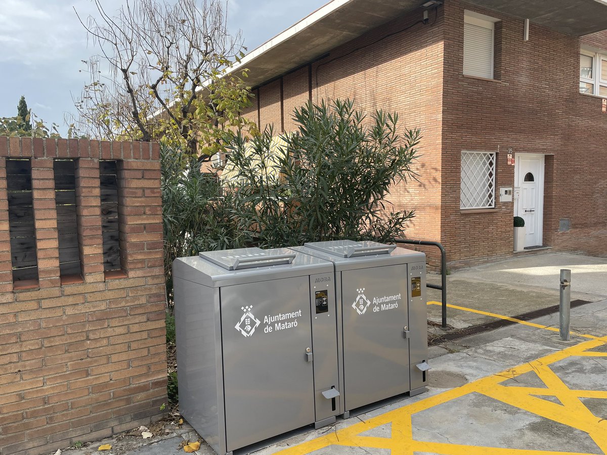 El regidor agraeix la implicació de veins i veïnes en la posada en marxa d’aquest sistema innovador de recollida. 

Entre tots i totes millorarem les dades de selectiva i ens farem corresponsables dels nostres residus

#CPInnovació #VadeMataró
#residus #Mataró
<a href="/residuscat/">Agència de Residus</a>