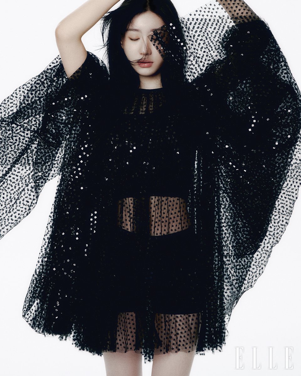 ITZYofficial's tweet photo. CHAERYEONG X ELLE (1)
Dec, 2023

#ITZY #MIDZY @ITZYofficial
#채령 #CHAERYEONG
@ELLE_KOREA https://t.co/zSBZz4yHij