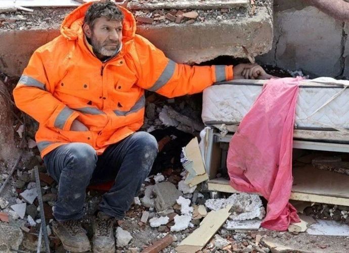 Tedbir almazsak acının başına dönebiliriz.

 #deprem