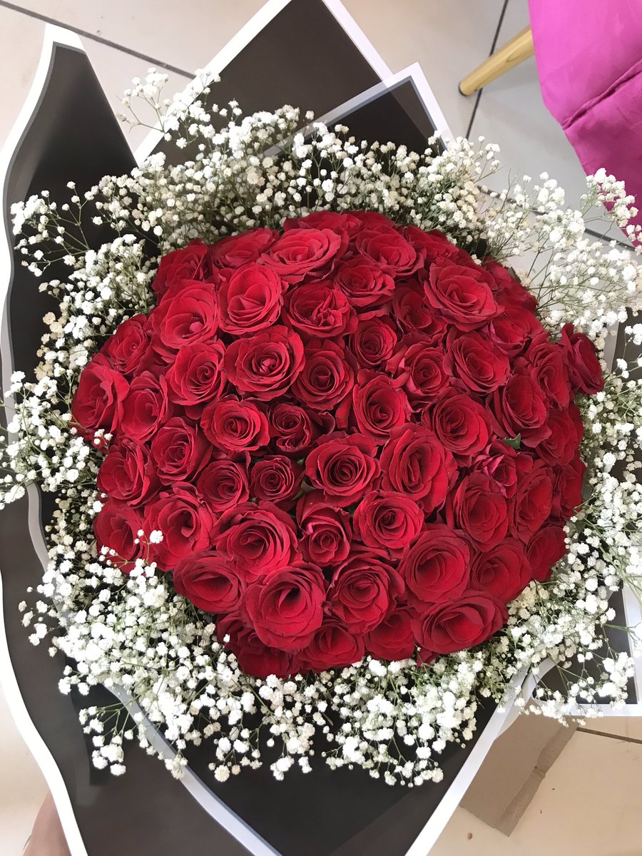 F1- R200 (pink ave)
F2- R400 (mixed pink)
F3- R500 (red & peach)
F4- R1100 (60 red & gyp)

#freshroses #freshflowers #redroses #pinkroses #fragrantroses #pretoriaflorist