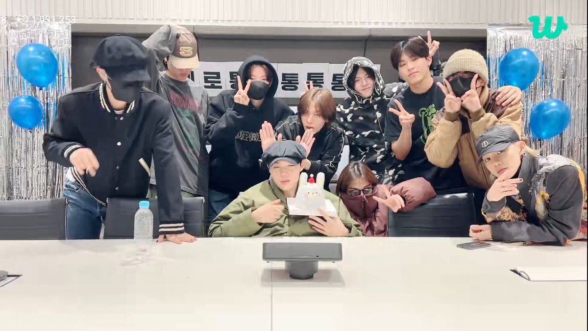 rulesahi's tweet image. love you always my teumily