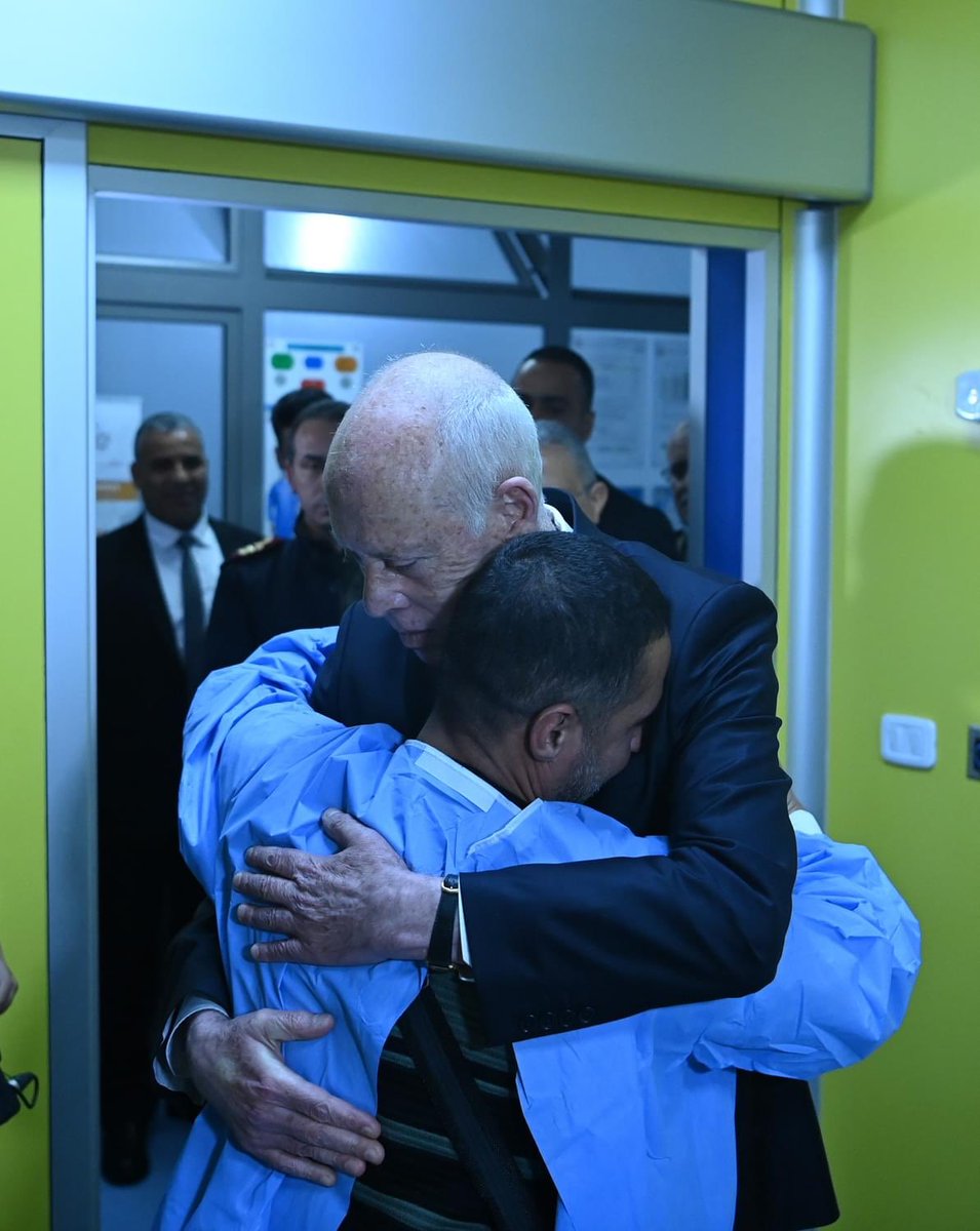 tunisialphanews's tweet photo. 🇹🇳🇵🇸Le président Kaïs Saïd a rendu visite aux blessés Palestiniens, arrivés en Tunisie dimanche dans la soirée.
#Tunisie #Gaza https://t.co/OypShYpy76