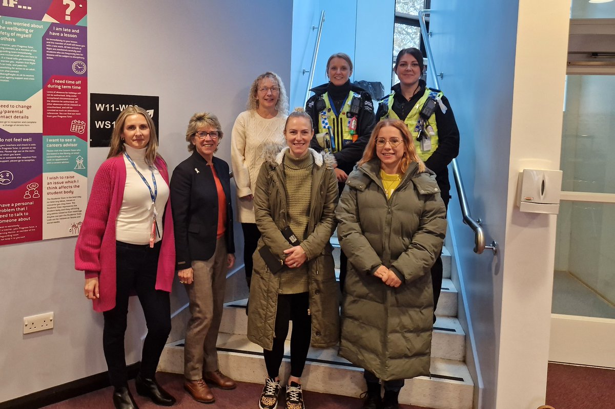 Many thanks to <a href="/WhiteRibbon_UK/">White Ribbon UK</a> &amp; <a href="/hullwomensaid/">hull womens aid</a>  for delivering sessions to our pupils to mark #WhiteRibbonDay last Saturday. 
We all stand together to #ChangeTheStory in support of ending gender-based violence and promoting healthy relationships 🤍
#MakeThePromise
#PolesinUk