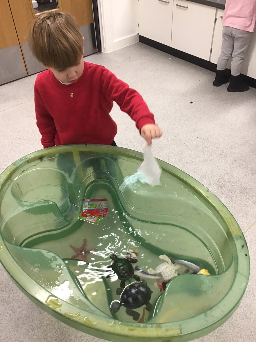 Hawthorne_EY's tweet photo. We are learning about the impact of plastic in the seas and oceans in F1 Bunnies today. https://t.co/laLF3LxMd8