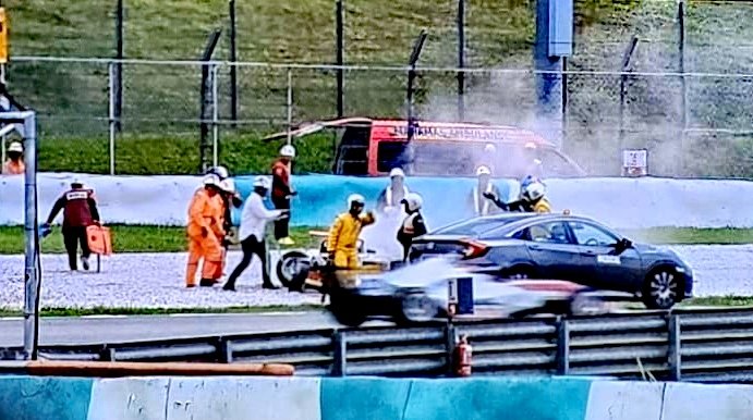 rizalksun's tweet photo. Asian le mans 23...last event for the year... F4 race 3....#medicalcar  on track...

#bravo_oNe
#medicalteam
#sepangcircuit
#AsianLeMans https://t.co/JGTRDnzW2G