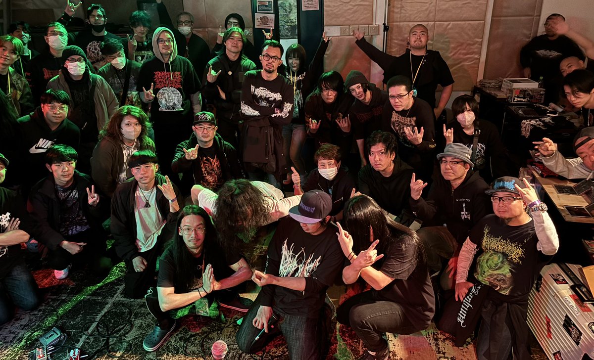 ODF2020's tweet photo. Visceral Impalement in Tokyo
③死んだ細胞の
キ○玉がパンパンに膨らんだ"溜まった"鴕を野山に放つ如く目まぐるしく走る止まるの音発情。エンドレスで暴れる音と超難解なリフでも拍の頭とケツがピタッと揃う野生動物らしからぬ正確無比な演奏力＋ガテラルは鴕ってより絶倫のハイブリッドビーストだた https://t.co/Uuc48jJt0B