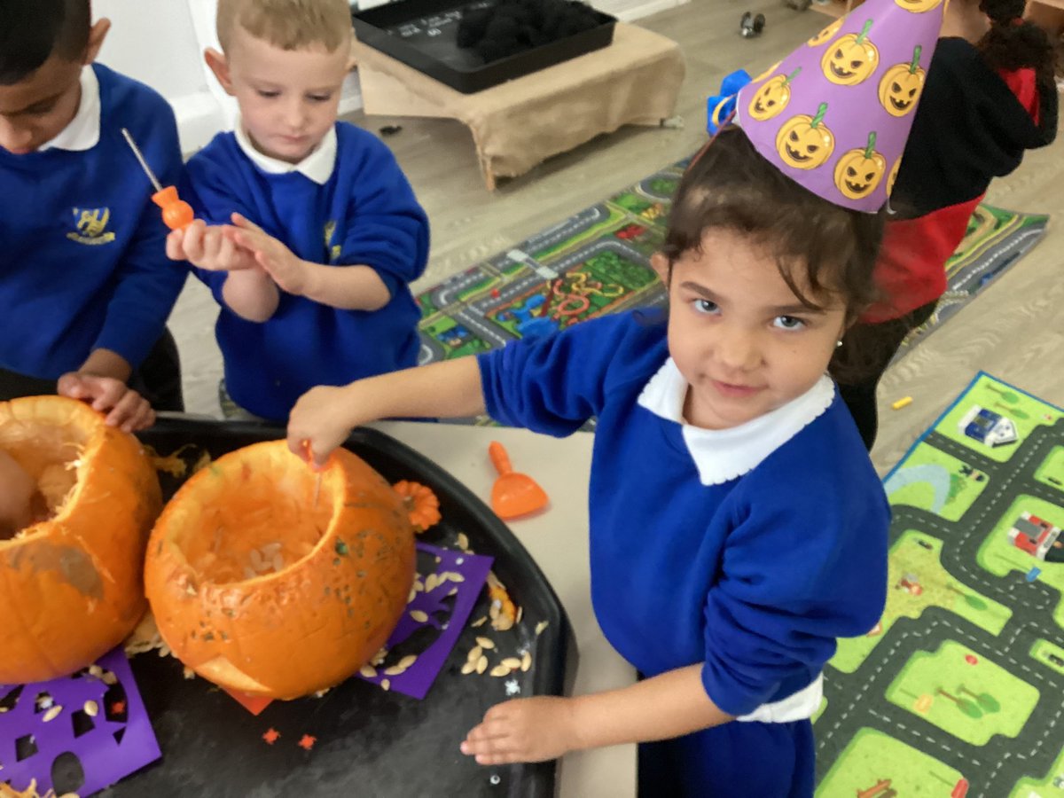 GSPSReception's tweet photo. We really loved carving the pumpkins here in reception! We explored the different textures and smells and even made some Halloween party hats! #GSPSEYFS @GwladysStPrim https://t.co/fABkiuciQG