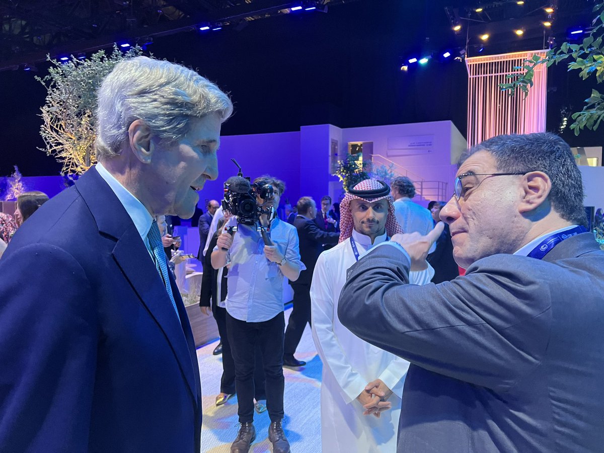A pleasure to catch up with @JohnKerry at @COP28_UAE - we discussed the excellent @CBItweets dinner in which he spoke at, with over 750 guests in attendance during @COP26 during my Presidency.