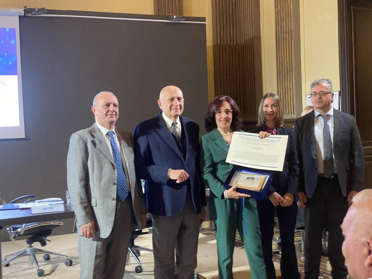 INPS_it's tweet photo. ๐Si sta svolgendo a #PalazzoWedekind la prima edizione della premiazione di testi inediti in lingua italiana: premio letterario fondo #PSMSAD.
le sezioni premiate:
-Romanzo
-Opera drammaturgica
-Raccolta di racconti
#INPSComunica https://t.co/CgbeUhrvsr
