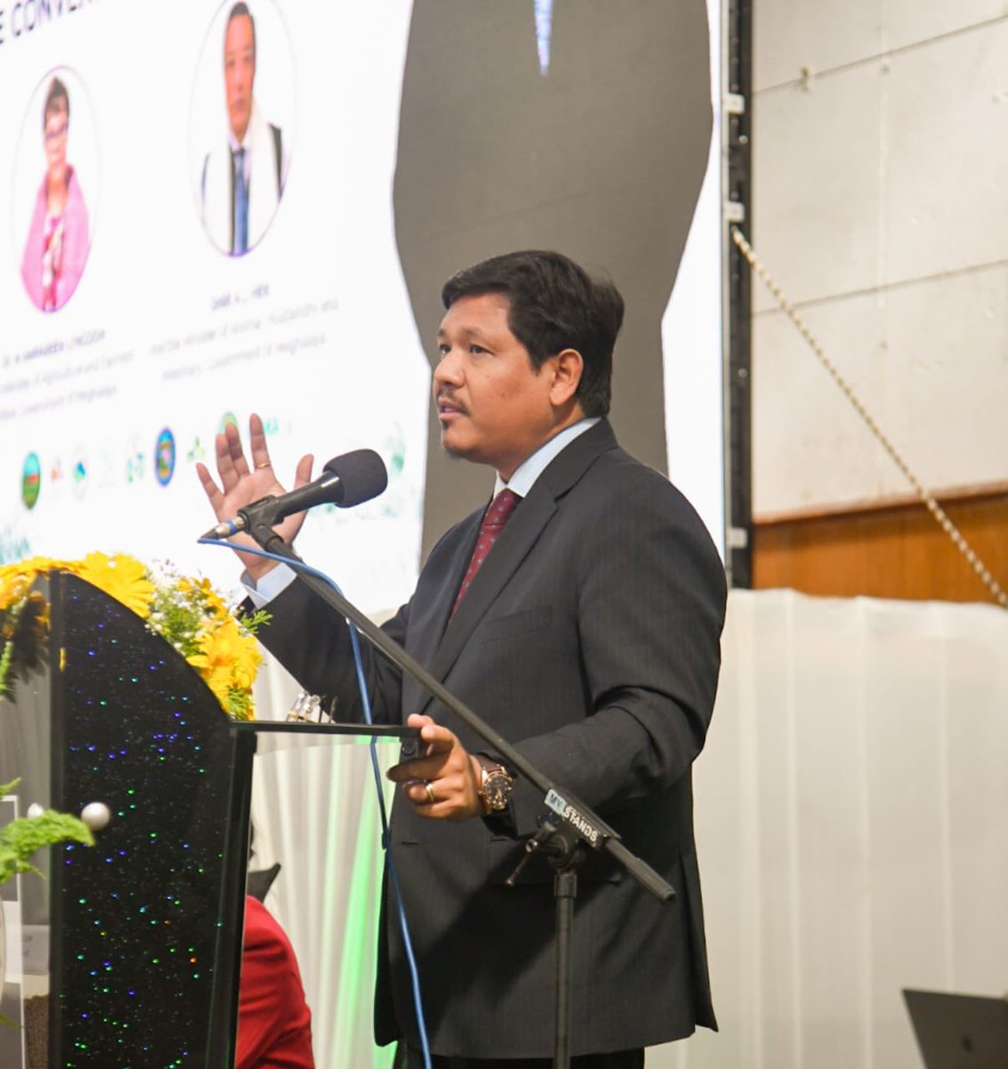 SangmaConrad's tweet photo. Joined our farming community today to celebrate the Meghalaya Farmers’ Day and attend the 3rd Meghalaya Farmers’ Parliament in Shillong. 

Farmers truly are the backbone of the society and today we recognize the contributions made by the 4.5 lakh agricultural households of Meghalaya in the development of our state. My Govt. has launched various interventions to extend the support our farmers need to improve their livelihoods and double their incomes. Through this platform, the Govt. aims to address the issues and concerns of the farming community and formulate policies for the interest of the farmers.
@narendramodi @nstomar @AgriGoI