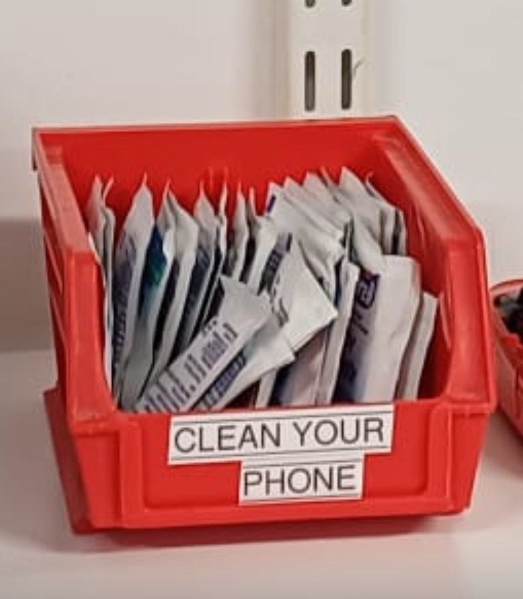 L31 in @Leeds_Childrens have added a clean your phone spot to the entrance of the ward. This recognises that mobile phones can be at risk of passing on microorganisms. Brilliant initiative from the team. @LeedsHospitals