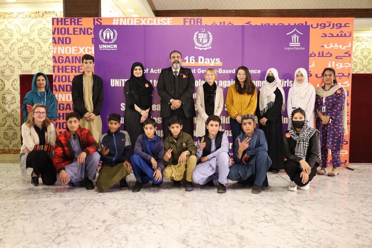 UNHCRPakistan's tweet photo. UNHCR &amp; @inspak organized a #16DaysActivism &amp; a special handing-over ceremony of school kits generously donated by Angelina Jolie in Rawalpindi.

@philippaUNHCR &amp; @QMSidd led the event, distributing school kits &amp; solar lamps 💡for 53 Pakistani &amp; @refugees children #OrangeTheWorld https://t.co/Et9unhkLce