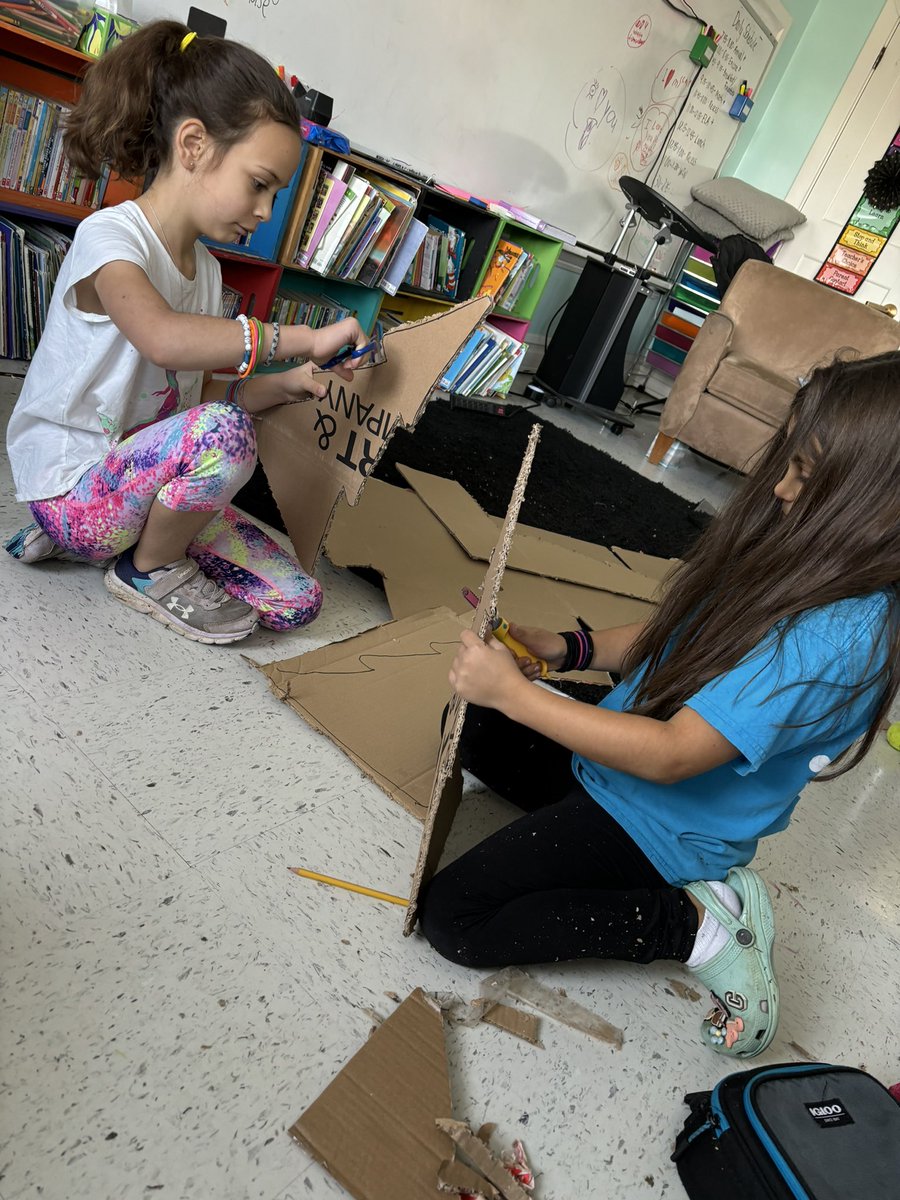 GES_JenCarr's tweet photo. Day 1 of game building for our Money Jingle Jangle was a huge success!  Thanks for stopping by @sagGEYER https://t.co/4BFWWUNBj8