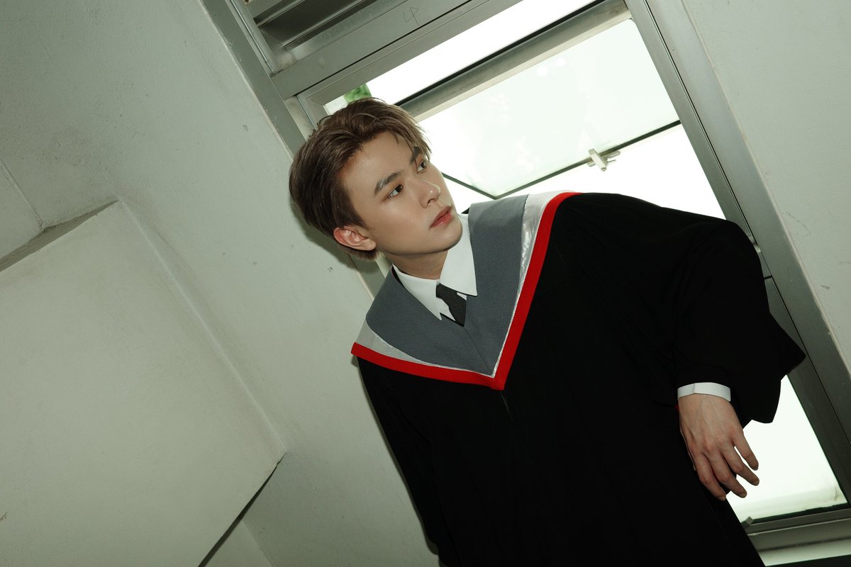 jackiejackrin's tweet photo. รูปเยอะนิดนึงน้าาา🎓 https://t.co/XvI87TY8py