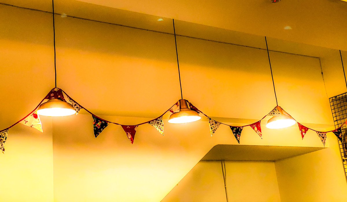 #MondayBunting #CafeCulture 
#mobilephotography #Belfast
