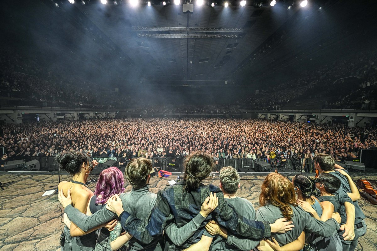 That was a very fun time Vienna, thank you for being so sweet and giving us all such a lift last night. Much love 🖤

📷 @RuthlessImagery