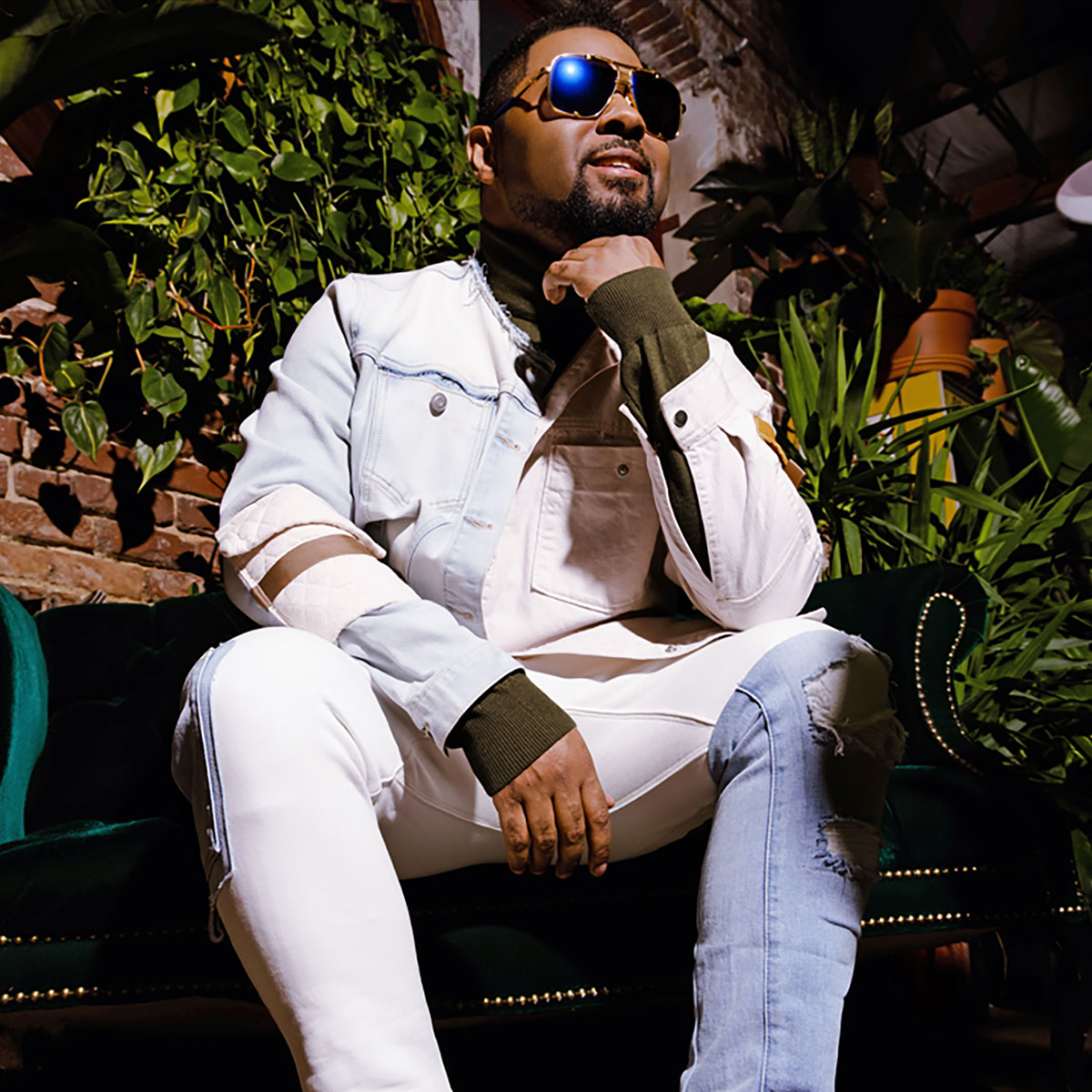 NP B.U.D.D.Y - @MusiqSoulchild on #SmoothDrive with @Ayokunmi_k #LoveMusic #LoveLife #Drive981 #Smooth981 Listen Live: smooth981.fm