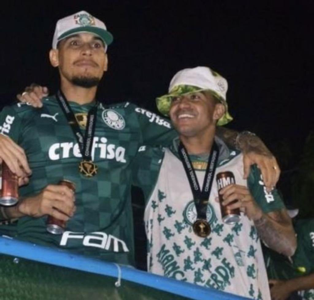 parmeramilgrau's tweet photo. venha quarta-feira

já tô com roupa de ir https://t.co/iSCn44RAZZ